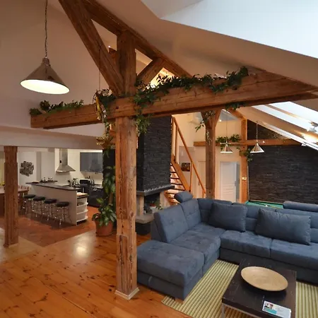 شقة Dachgeschosswohnung Josefov Fuer 8 Personen In *